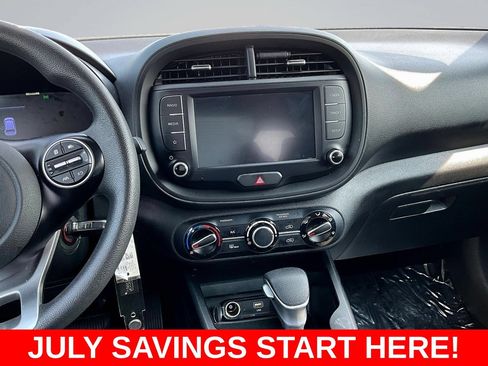 Used 2024 Kia Soul LX w/ Option Group 015 FWD image 11