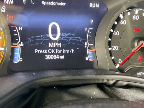 Used 2022 Jeep Compass Latitude AWD/4WD image 12