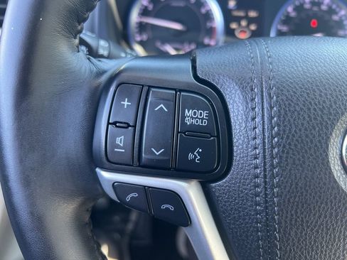 Used 2019 Toyota Highlander XLE image 61