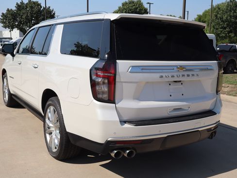 Used 2023 Chevrolet Suburban High Country AWD/4WD image 6
