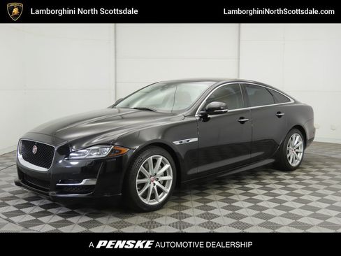 Used 2019 Jaguar XJ R-Sport image 1