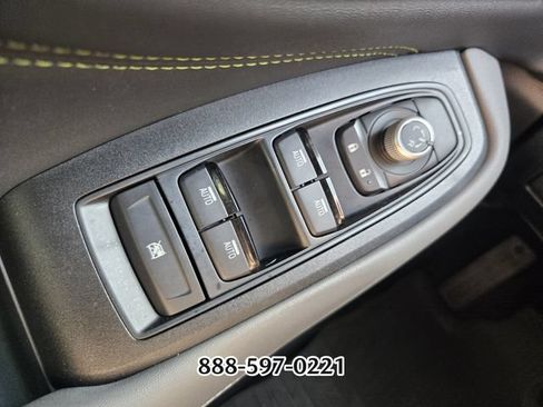 Used 2025 Subaru Outback Onyx Edition AWD/4WD image 32
