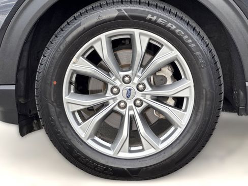 Used 2024 Ford Explorer Limited image 10