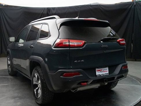 Used 2016 Jeep Cherokee Trailhawk w/ Comfort/Convenience Group image 10