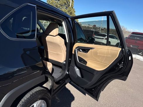 Used 2021 Toyota RAV4 XLE w/ Carpet Mat Package (TMS) image 21