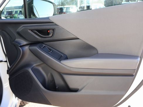 Used 2024 Subaru Crosstrek 2.0i Premium image 9