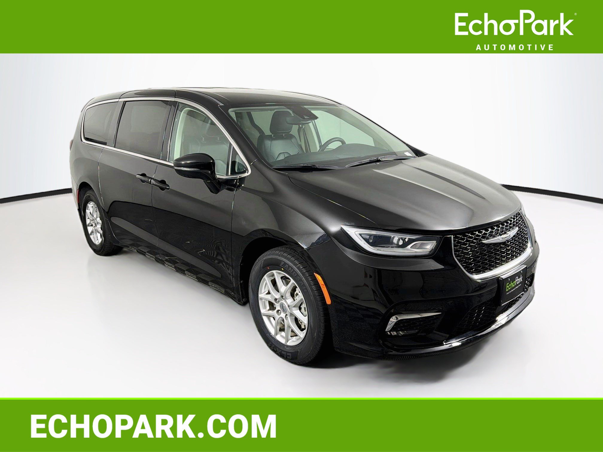 Used 2024 Chrysler Pacifica Touring-L FWD image 1