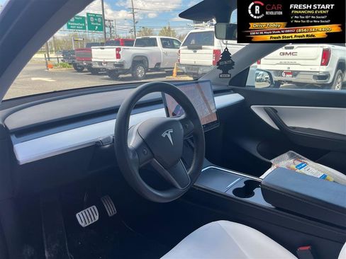 Used 2021 Tesla Model Y Performance image 12