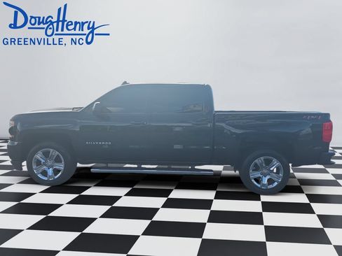 Used 2018 Chevrolet Silverado 1500 Custom w/ Custom Value Package AWD/4WD image 2