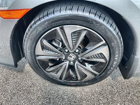 Used 2019 Honda Civic EX image 18