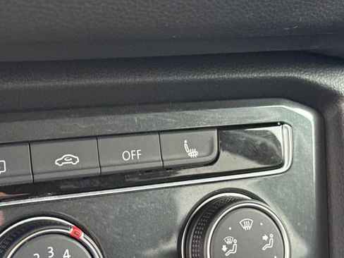 Used 2022 Volkswagen Tiguan S image 21