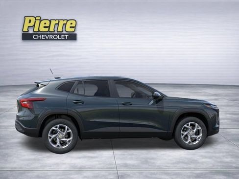 New 2026 Chevrolet Trax LS w/ LS Convenience Package FWD image 5
