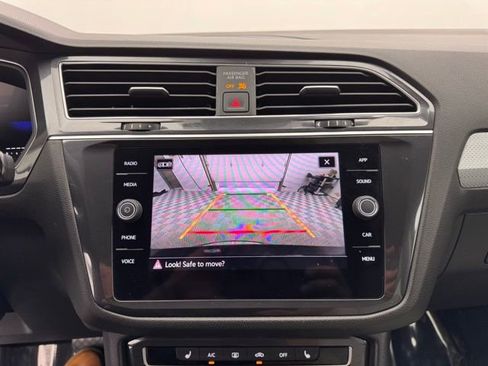 Used 2024 Volkswagen Tiguan S image 17