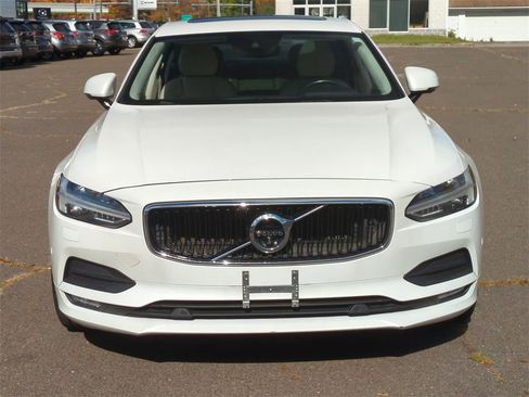 Used 2018 Volvo S90 T5 Momentum w/ Convenience Package image 9