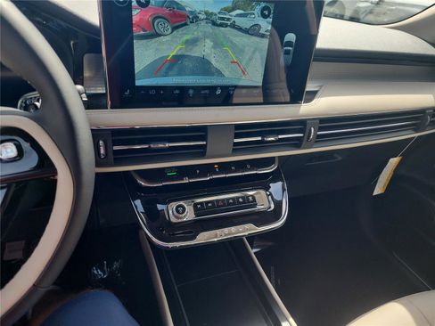 New 2026 Lincoln Corsair Premiere image 37