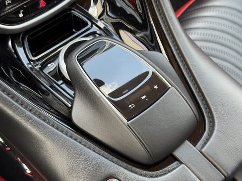 Used 2019 Aston Martin DB11 Coupe RWD image 32