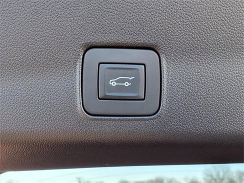 Certified 2023 Chevrolet TrailBlazer RS w/ Sun and Liftgate Package image 23