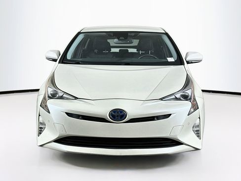 Used 2017 Toyota Prius Four Touring w/ Premium Convenience Package FWD image 2
