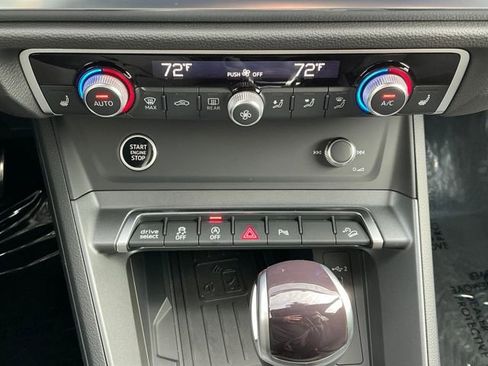 New 2025 Audi Q3 2.0T Premium image 8