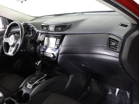 Used 2020 Nissan Rogue SV AWD/4WD image 25