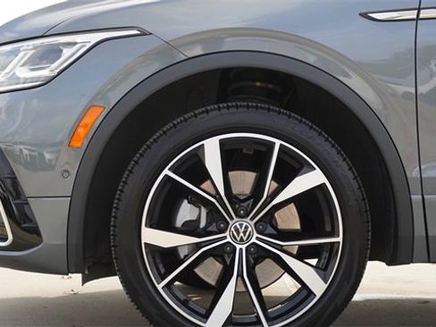 Used 2022 Volkswagen Tiguan SEL R-Line image 5