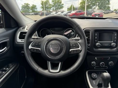 Used 2018 Jeep Compass Sport AWD/4WD image 15