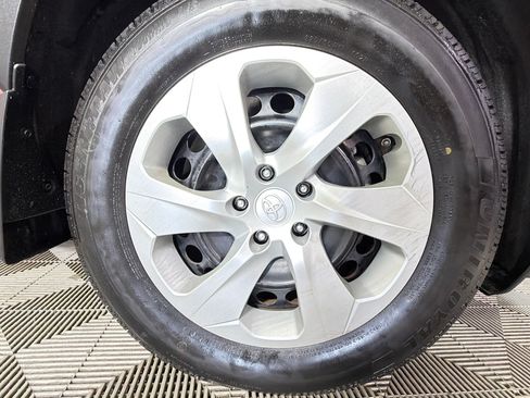 Used 2021 Toyota RAV4 LE FWD image 36