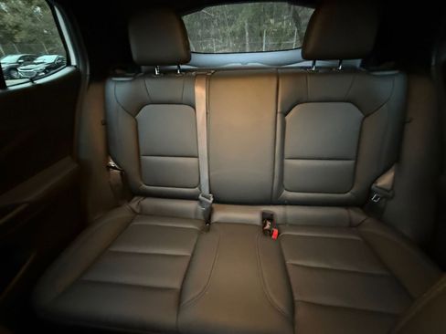 Used 2025 Buick Envista Sport Touring image 38