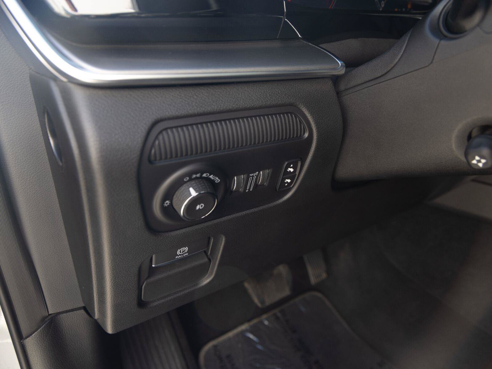 Used 2023 Jeep Wagoneer Series II AWD/4WD image 19