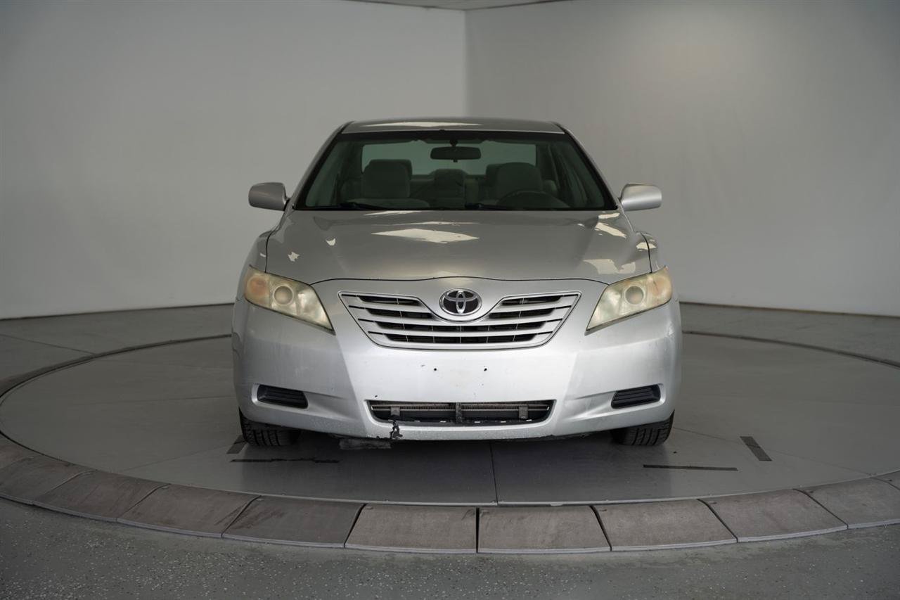 Used 2009 Toyota Camry LE FWD image 2
