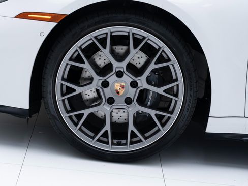 Certified 2025 Porsche 911 Carrera image 12