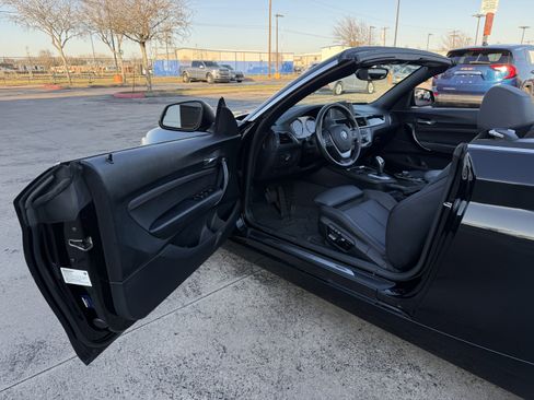 Used 2020 BMW 230i Convertible w/ Convenience Package image 18