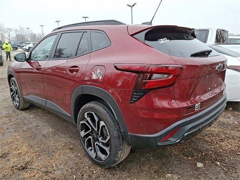 Certified 2025 Chevrolet Trax RS w/ Driver Confidence Package image 4