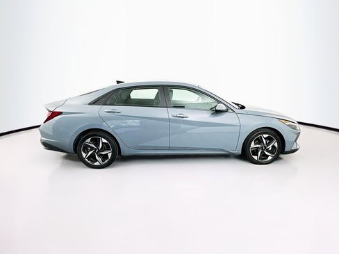 Used 2023 Hyundai Elantra SEL w/ Convenience Package image 10