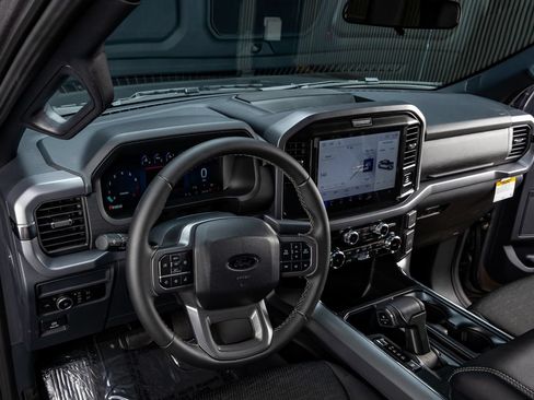 Used 2026 Ford F150 XLT w/ XLT Black Appearance Package AWD/4WD image 17