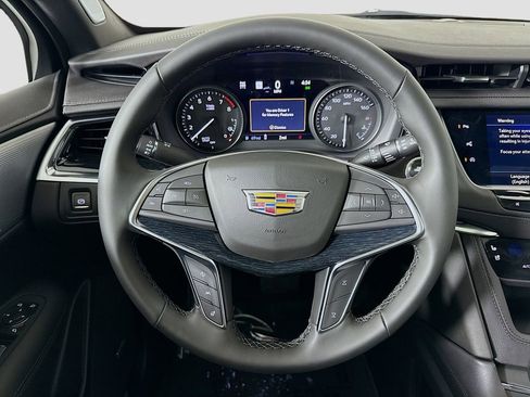New 2026 Cadillac XT5 Premium Luxury w/ Driver Assist Package AWD/4WD image 11