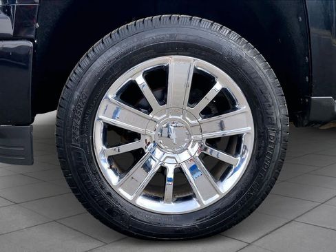 Used 2015 Chevrolet Silverado 1500 High Country w/ High Country Premium Package image 9