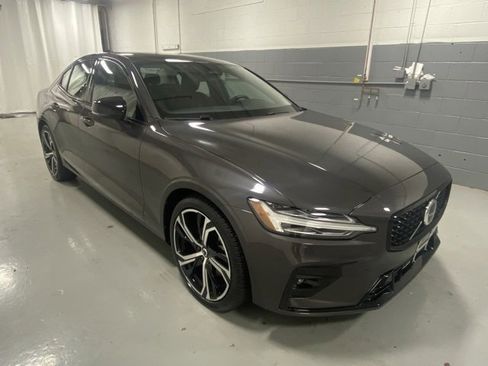 Certified 2025 Volvo S60 B5 Core image 4