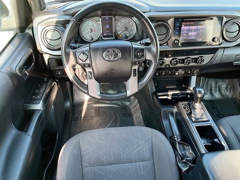 Used 2019 Toyota Tacoma TRD Off-Road w/ Technology Package image 21