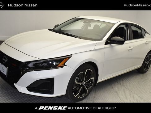 Used 2025 Nissan Altima 2.5 SR FWD image 1