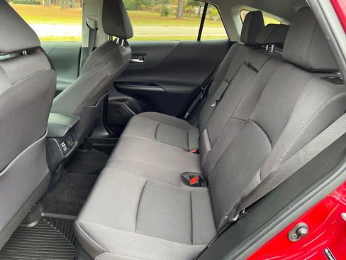 Used 2021 Toyota Venza LE w/ Carpet Mat Package (TMS) image 33