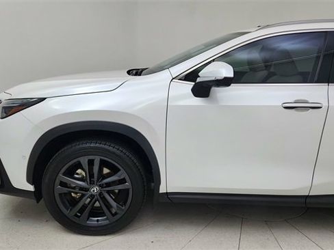 Used 2025 Lexus NX 450h+ AWD w/ Luxury Package image 9
