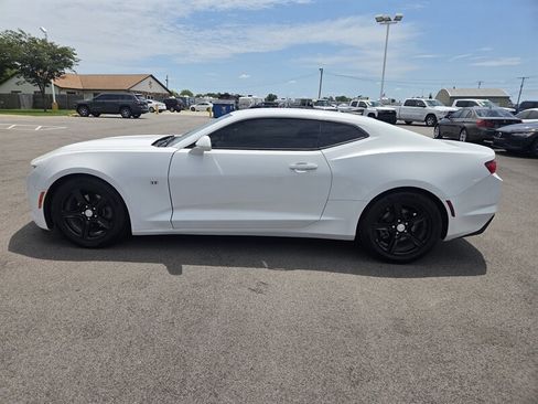Used 2020 Chevrolet Camaro LT w/ Technology Package RWD image 6
