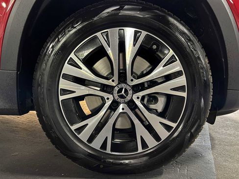 New 2025 Mercedes-Benz GLB 250 4MATIC image 10