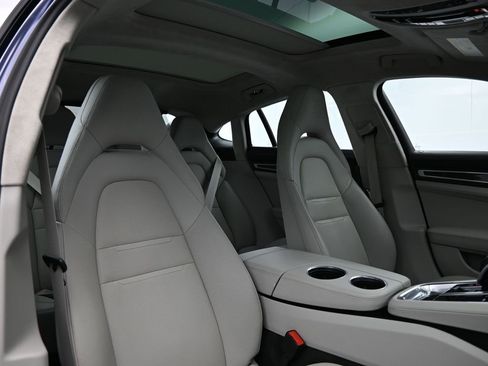Used 2022 Porsche Panamera Turbo S image 34