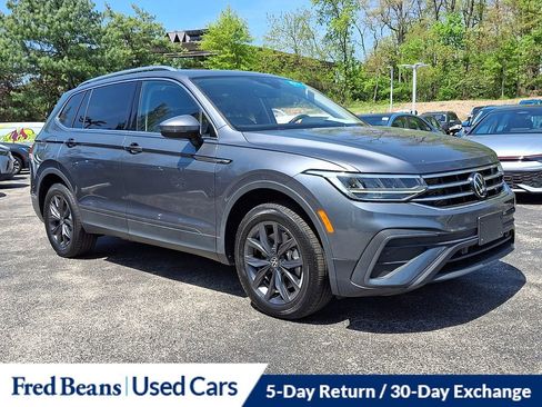 Certified 2023 Volkswagen Tiguan SE w/ Panoramic Sunroof Package AWD/4WD image 1