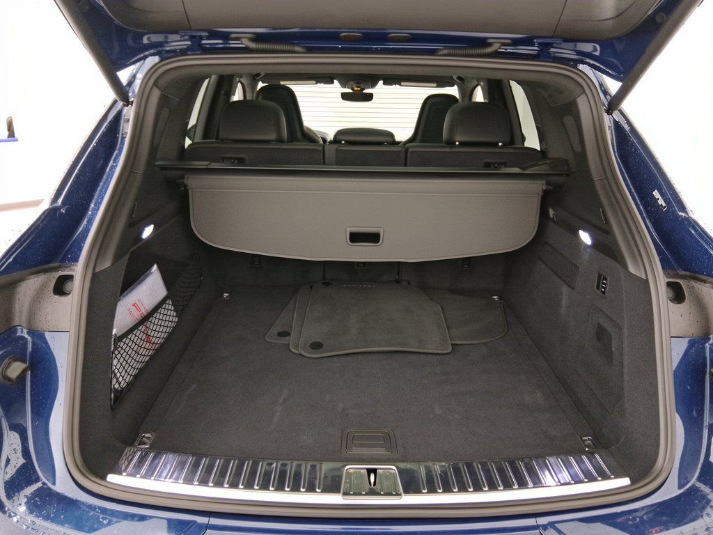 Certified 2025 Porsche Cayenne GTS AWD/4WD image 28