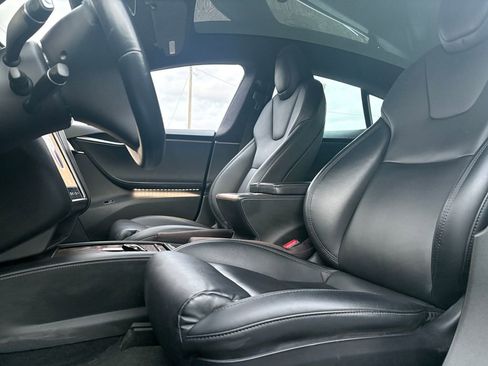 Used 2020 Tesla Model S Long Range Plus image 24