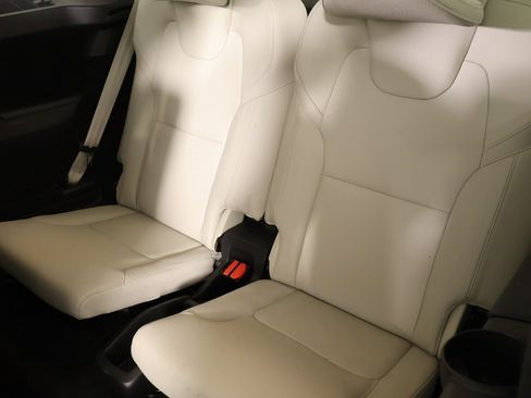 Used 2022 Volvo XC90 T5 Momentum image 13