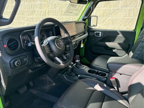 New 2025 Jeep Wrangler Unlimited Rubicon image 9
